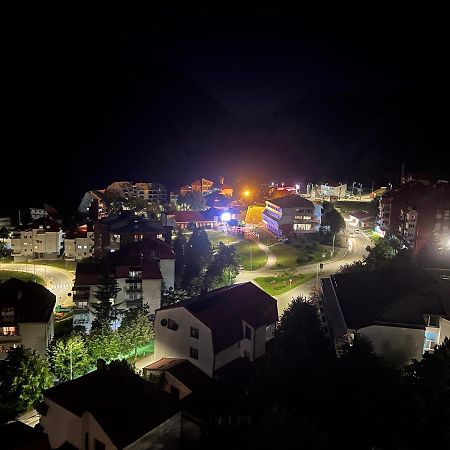 Vista Apart Pluzine Bagian luar foto