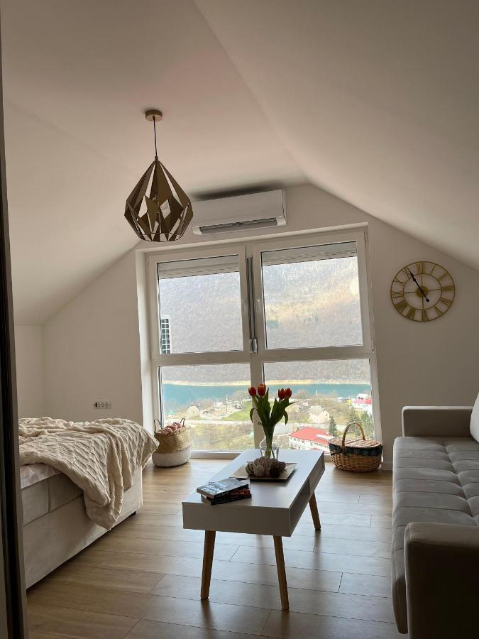 Vista Apart Pluzine Bagian luar foto