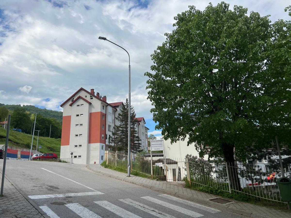 Vista Apart Pluzine Bagian luar foto