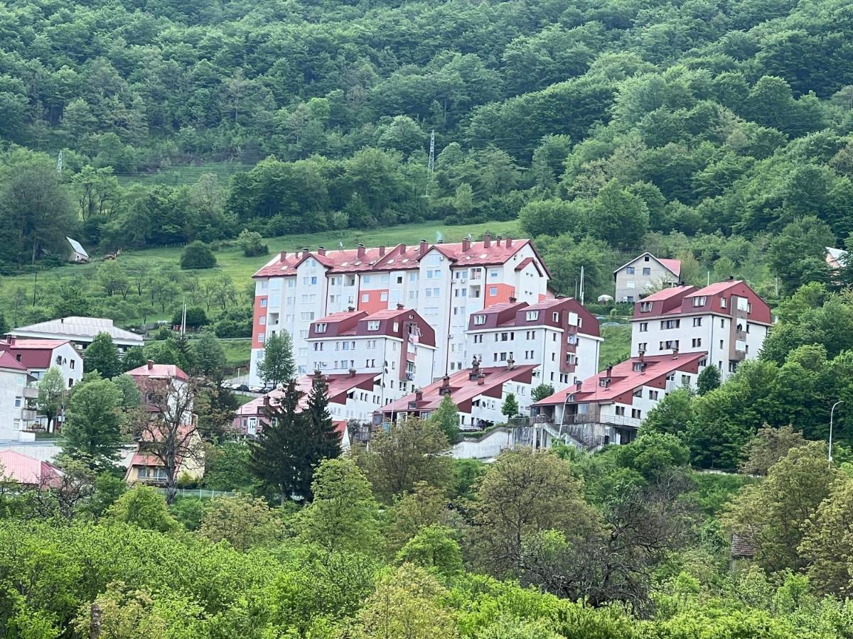 Vista Apart Pluzine Bagian luar foto