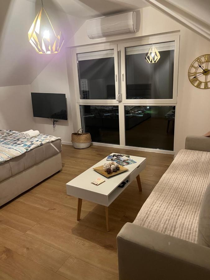 Vista Apart Pluzine Bagian luar foto